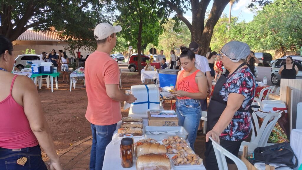 Com apoio do vereador Otávio Trad, 2ª Feira do Ana movimenta praça do Ana Maria do Couto