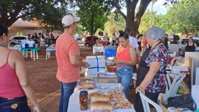 Com apoio do vereador Otávio Trad, 2ª Feira do Ana movimenta praça do Ana Maria do Couto