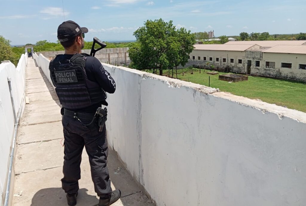 De escoltas à vigilância de muralhas, grupamento da Polícia Penal contribui para reforço da segurança em Corumbá