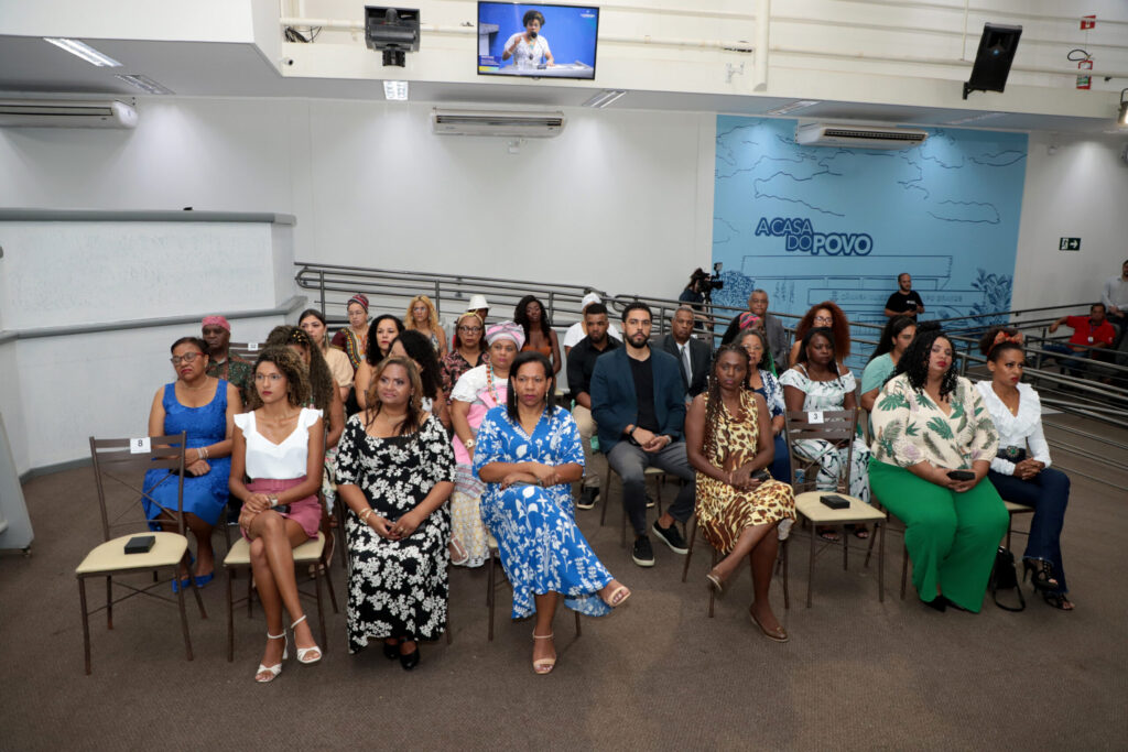 Dia Nacional da Consciência Negra é celebrado com solenidade na Câmara de Vereadores