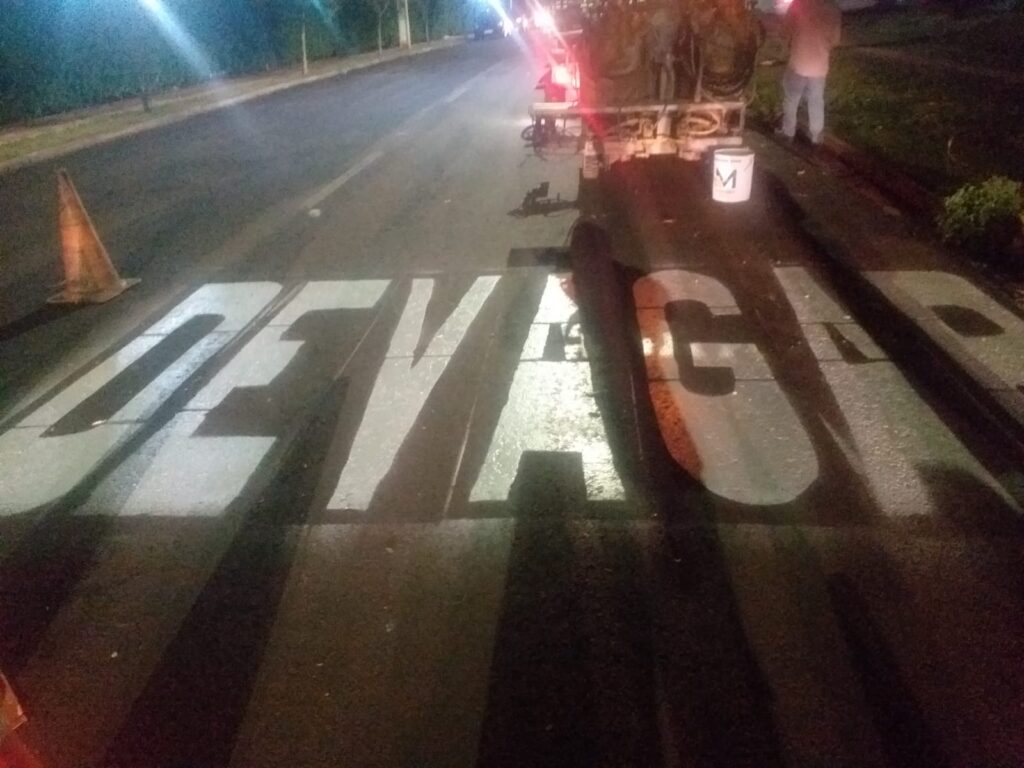 Ronilço Guerreiro atende pedido dos moradores e consegue nova sinalização para a Rua do Seminário