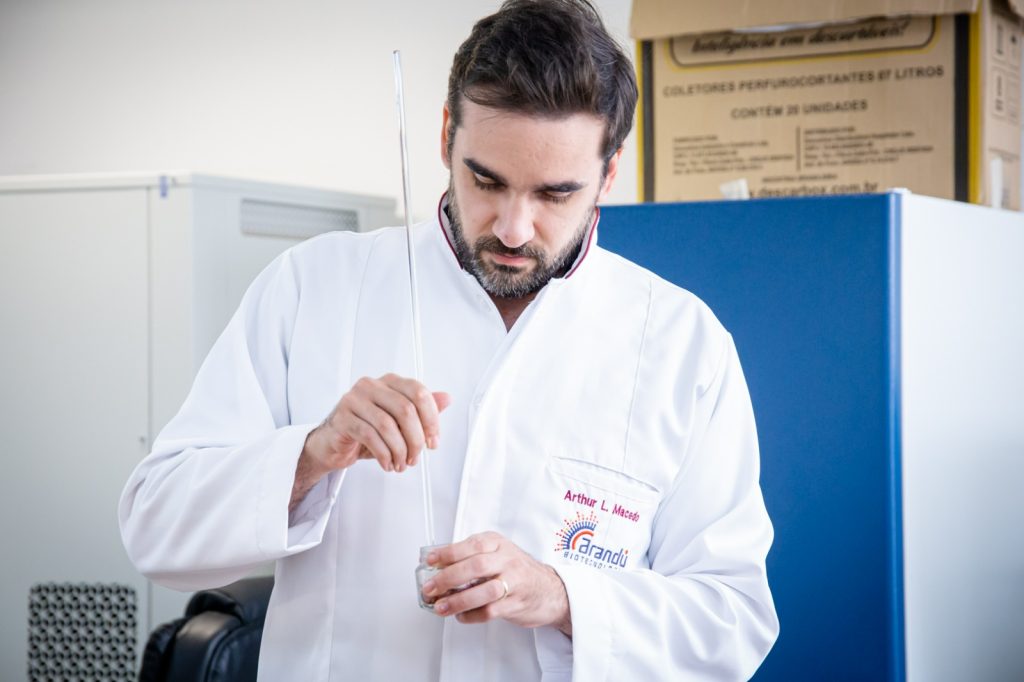 Startup financiada pela Fundect desenvolve corante a partir de microorganismo do Pantanal