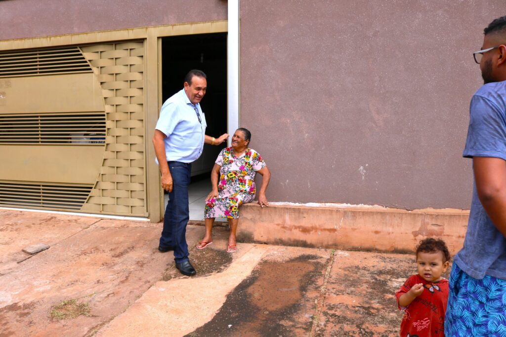 Vereador Carlão visita bairros e cobra do Executivo policiamento no Jd. Guanabara, Morada Verde, Eldorado, Imperial e Tapa-buracos no Jd. Colúmbia