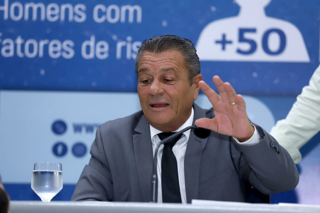 Vereador Delei volta a pedir sinalização e limpeza de ruas e avenidas em regime de urgência