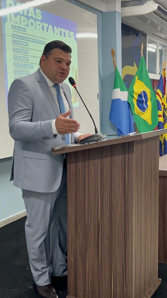 Vereador Silvio Pitu celebra Dia do Biomédico e entrega Moções de Congratulação aos profissionais da área