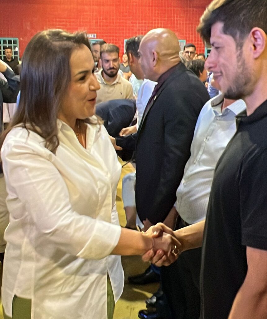 Vereador Tiago Vargas parabeniza prefeita Adriane Lopes em evento que marca o maior pacote da educação em Campo Grande