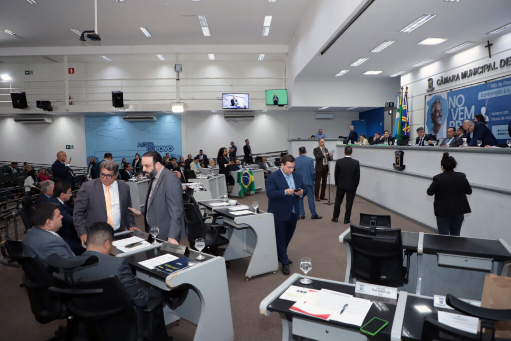 Vereadores aprovam nove projetos na sessão desta terça-feira