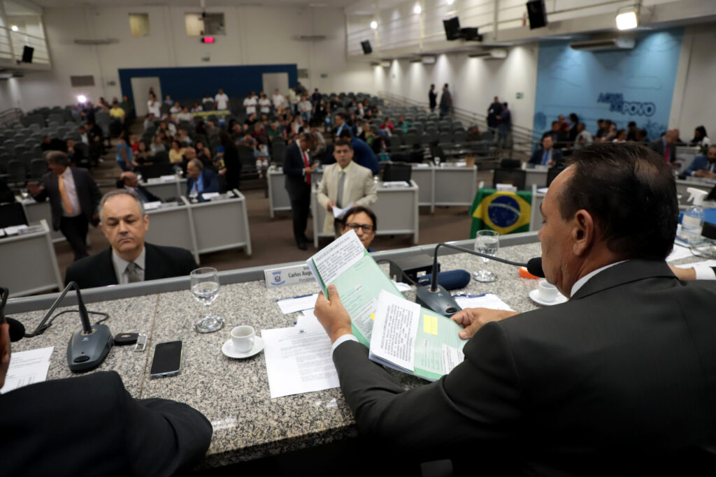 Vereadores aprovam quatro projetos na sessão desta quinta-feira