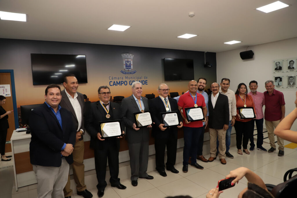 Câmara homenageia personalidades que contribuíram para o desenvolvimento da Capital