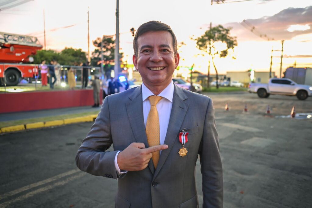 Corpo de Bombeiros homenageia vereador Villasanti com Medalha Imperador Dom Pedro II