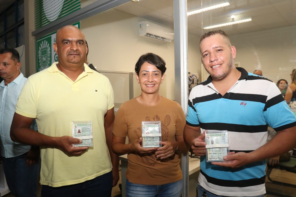 MS Qualifica realiza sonho de infância de Daniele de dirigir carretas e já garante entrevistas de emprego