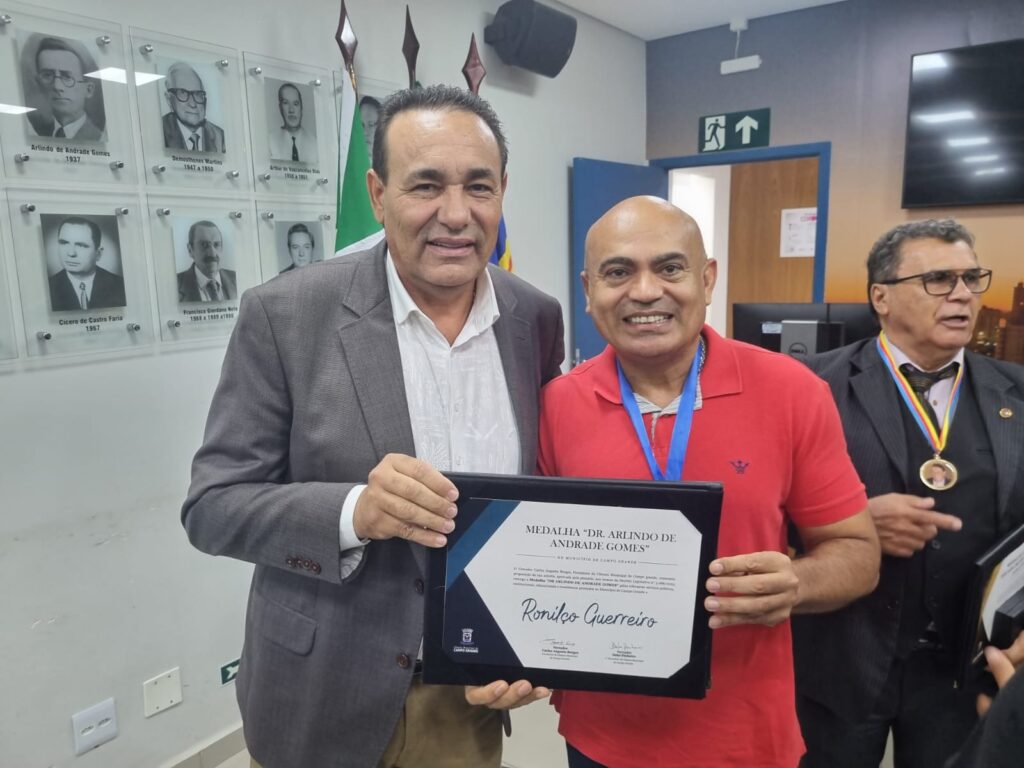 Ronilço Guerreiro recebe a Medalha “Dr. Arlindo de Andrade Gomes”