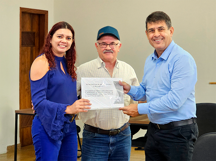 Vereador Beto Avelar recebe proposta de Política Municipal de Desenvolvimento Rural Sustentável
