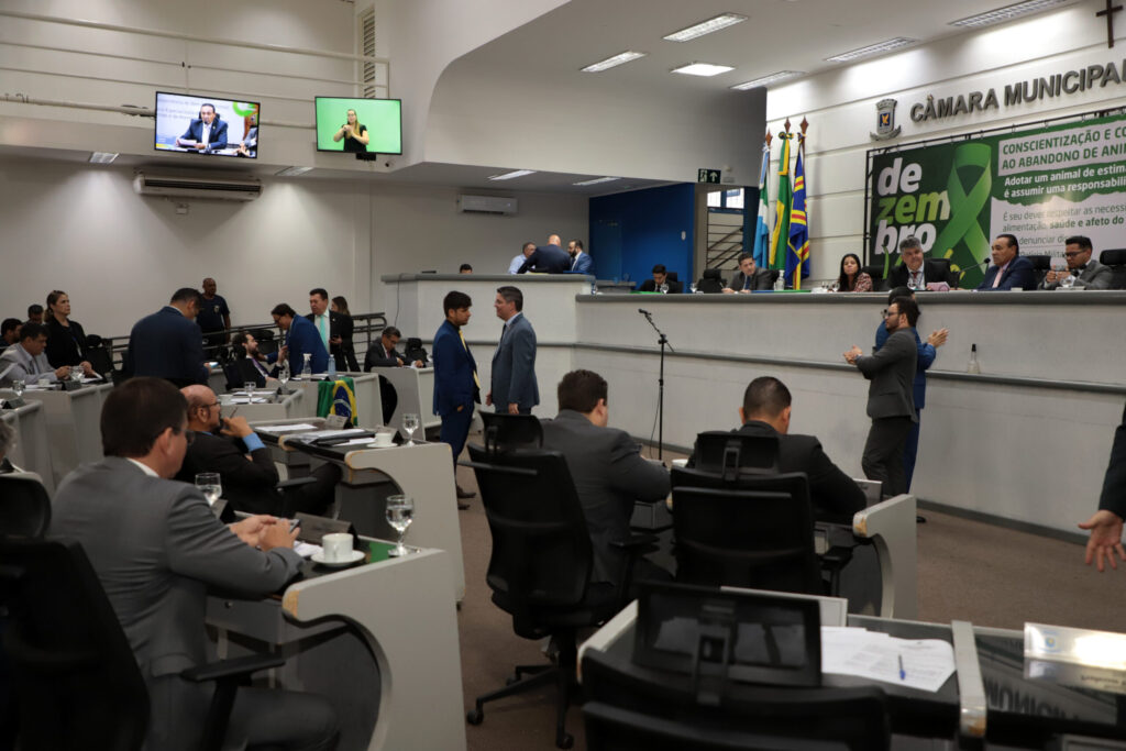 Vereadores aprovam dez projetos na sessão desta quinta-feira