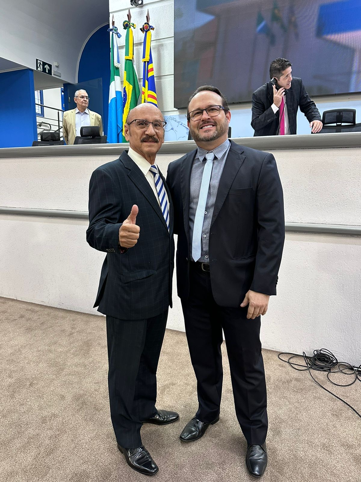 Vereador Dr. Loester prestigia e parabeniza posse de Dr. Lívio na Câmara Municipal