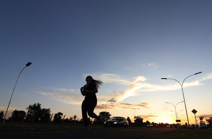 Com temperaturas amenas ao amanhecer, segunda-feira tem previsão de sol e variação de nebulosidade